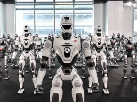 EngineAI T800 humanoid robot